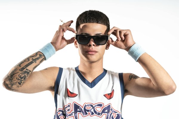 Ultimate Guide to Pristine White Sneakers: Expert Tips for Spotless and Well-Cared Footwear